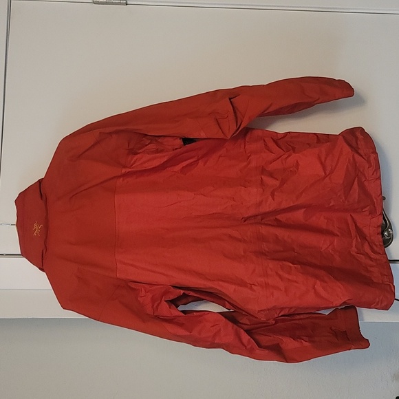 Mens  Vintage Arc'teryx Red Theta LT Gore-tex Gold logo - Picture 2 of 5